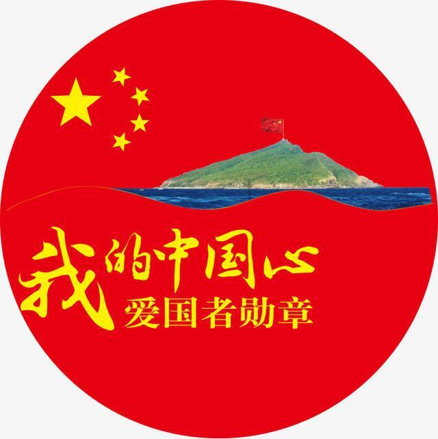 挂脖小衫搭高腰紧身牛仔裤，简约清新，尽显小蛮腰的美，你觉得时尚吗？