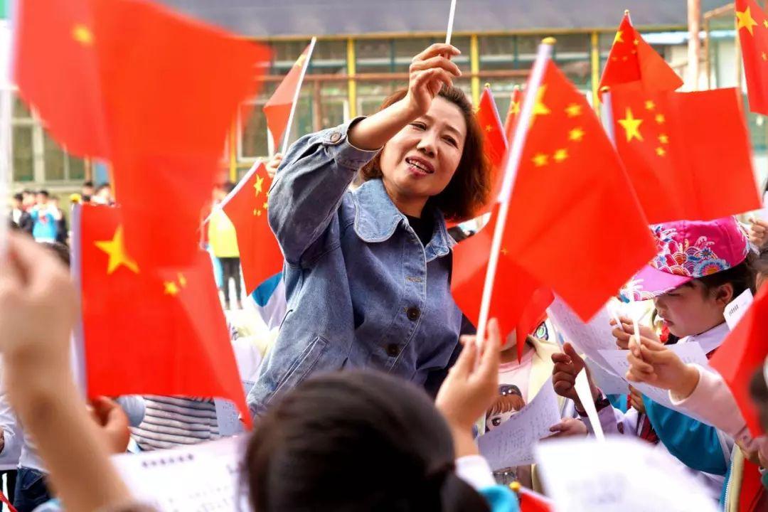 现在的年轻人都不想加班了，是他们认清了现实，还是有其他原因？游戏画面