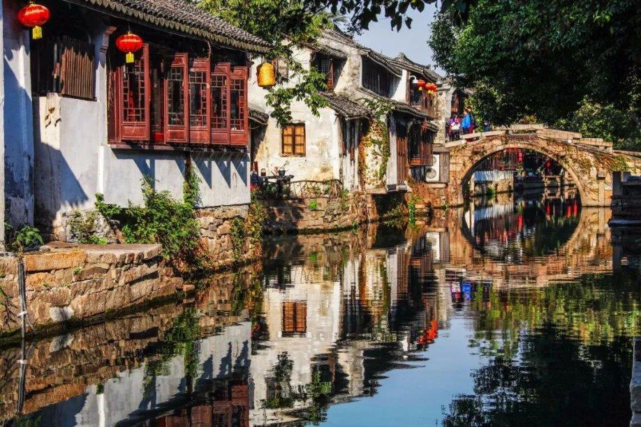 相扑选手大跳跃