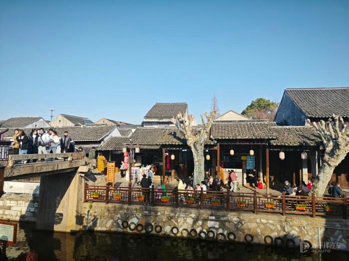 逃离地下古寺庙