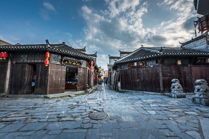 易方达:美国50ETF将于31日开市起至当日10:30停牌
